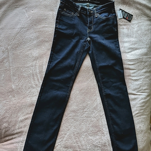 Jeans - Picture 1 of 3